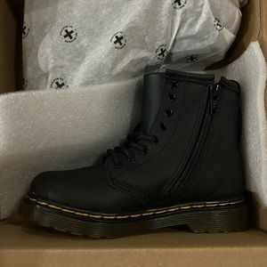 NIB - Doc Marten Leather Softy T